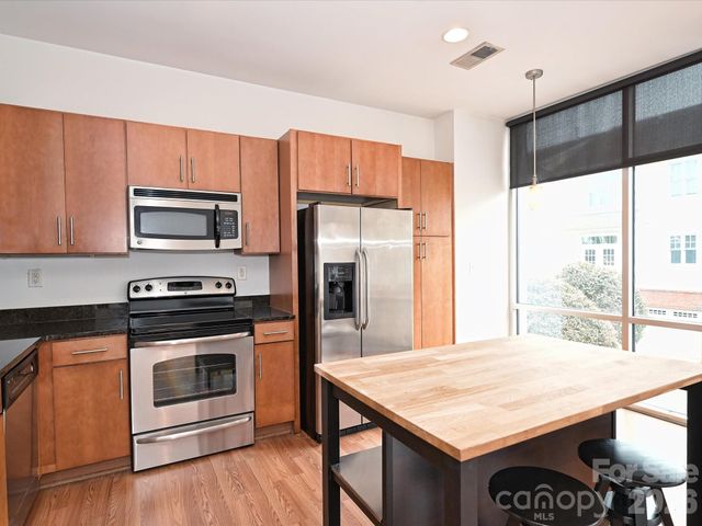 2200 Lyndhurst Avenue 102, Charlotte, NC 28203