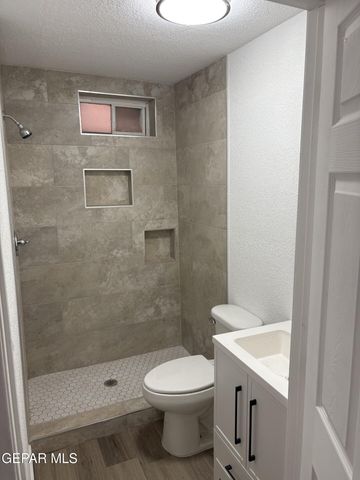 2916 Pera Avenue A, El Paso, TX 79905