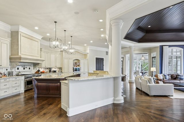 415 Springwood Drive, Carmel, IN 46032