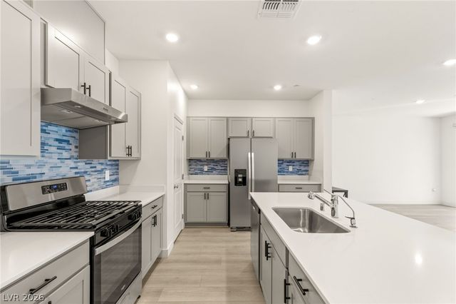 10193 Chockstone Street, Las Vegas, NV 89166