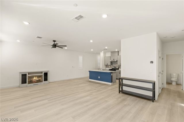 10193 Chockstone Street, Las Vegas, NV 89166