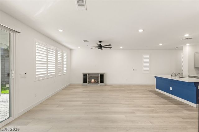 10193 Chockstone Street, Las Vegas, NV 89166