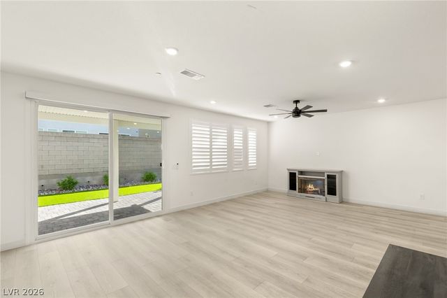 10193 Chockstone Street, Las Vegas, NV 89166