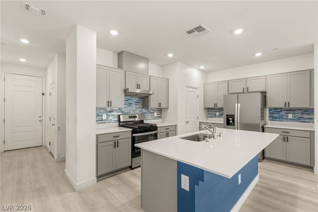 10193 Chockstone Street, Las Vegas, NV 89166