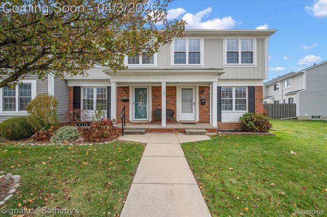 36702 Park Place Drive, Sterling Heights, MI 48310