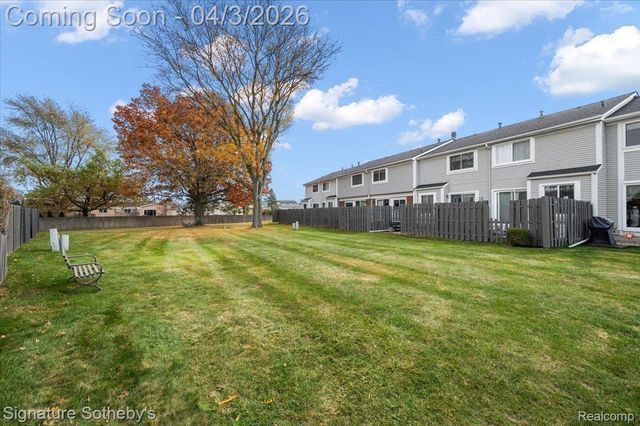 36702 Park Place Drive, Sterling Heights, MI 48310