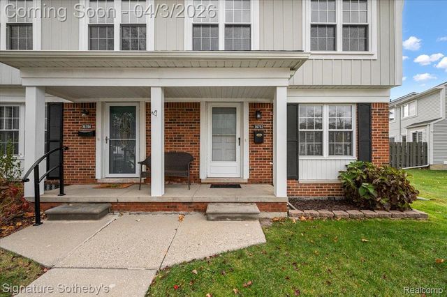 36702 Park Place Drive, Sterling Heights, MI 48310