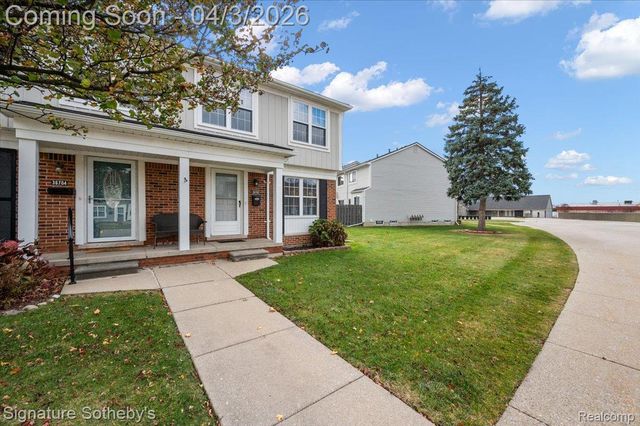 36702 Park Place Drive, Sterling Heights, MI 48310