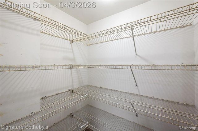 36702 Park Place Drive, Sterling Heights, MI 48310