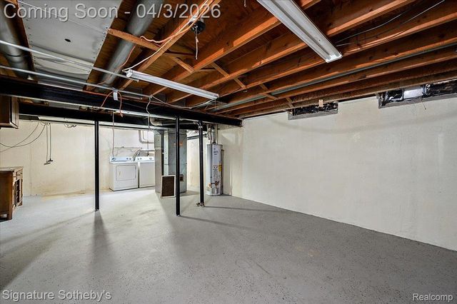 36702 Park Place Drive, Sterling Heights, MI 48310