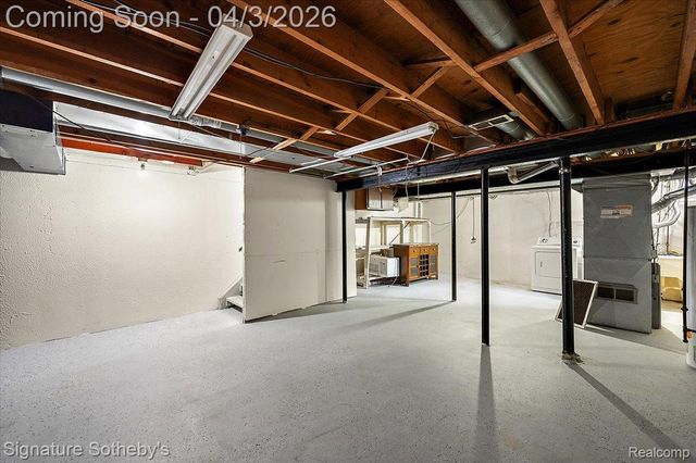 36702 Park Place Drive, Sterling Heights, MI 48310