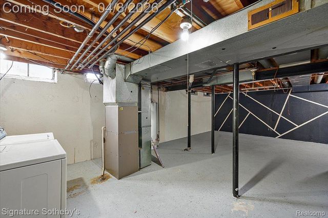 36702 Park Place Drive, Sterling Heights, MI 48310