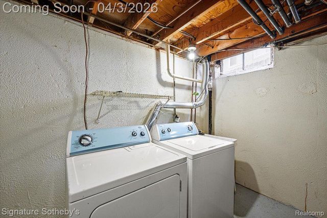 36702 Park Place Drive, Sterling Heights, MI 48310