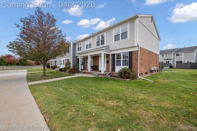 36702 Park Place Drive, Sterling Heights, MI 48310