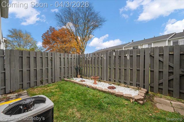 36702 Park Place Drive, Sterling Heights, MI 48310