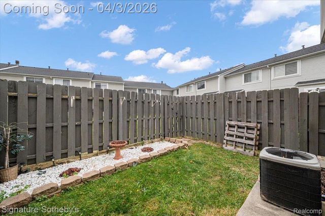 36702 Park Place Drive, Sterling Heights, MI 48310