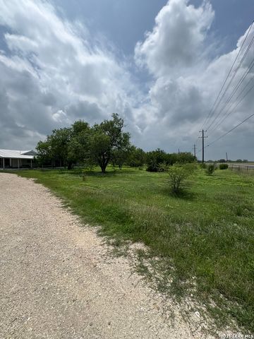 3030 County Road 4516, Hondo, TX 78861