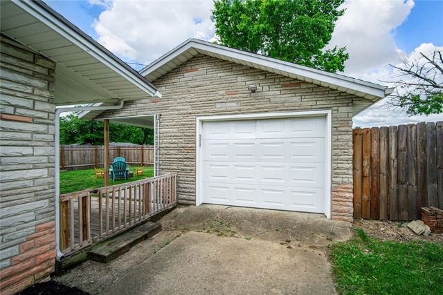 1189 Share Drive, Riverside, OH 45432