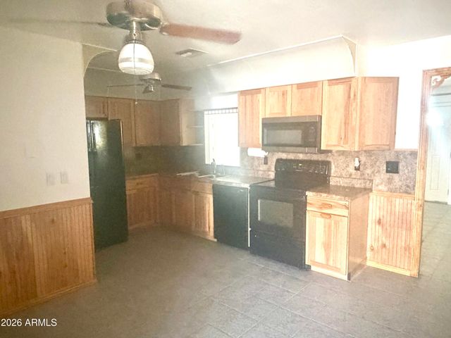 3823 W Greenway Road, Phoenix, AZ 85053