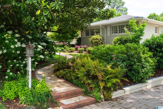 709 VESTAVIA LAKE DRIVE, Vestavia Hills, AL 35216