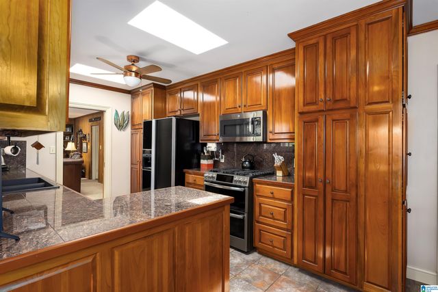 709 VESTAVIA LAKE DRIVE, Vestavia Hills, AL 35216