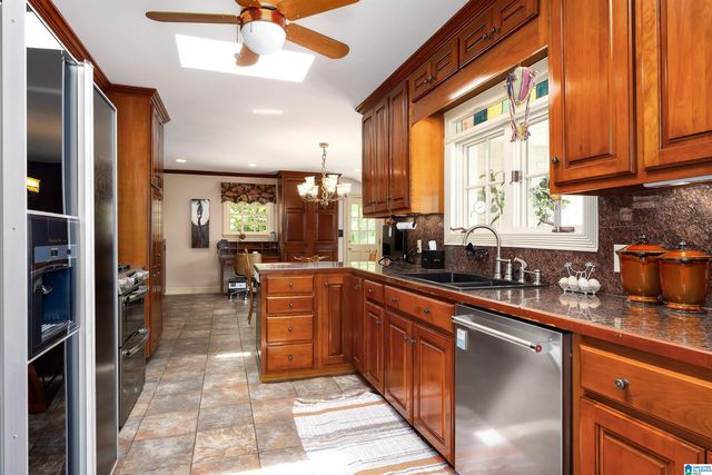 709 VESTAVIA LAKE DRIVE, Vestavia Hills, AL 35216