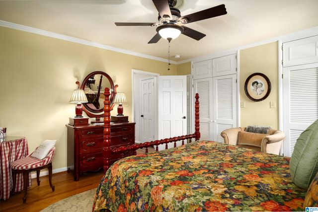 709 VESTAVIA LAKE DRIVE, Vestavia Hills, AL 35216