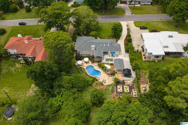 709 VESTAVIA LAKE DRIVE, Vestavia Hills, AL 35216