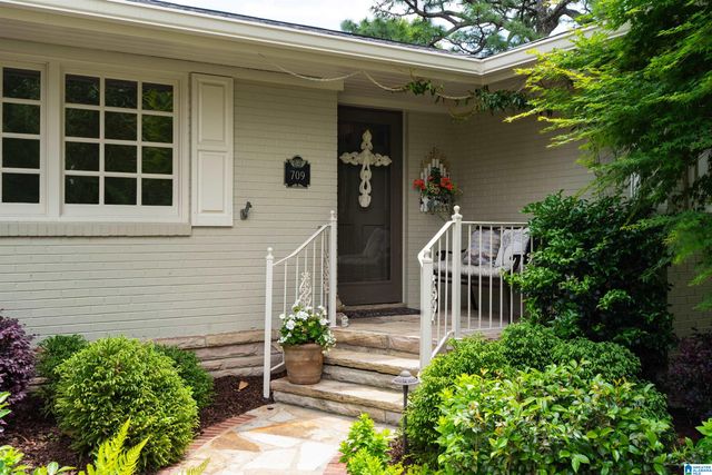 709 VESTAVIA LAKE DRIVE, Vestavia Hills, AL 35216