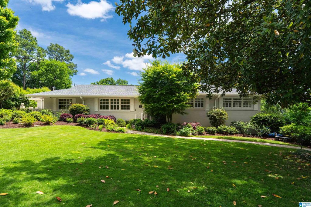 709 VESTAVIA LAKE DRIVE, Vestavia Hills, AL 35216