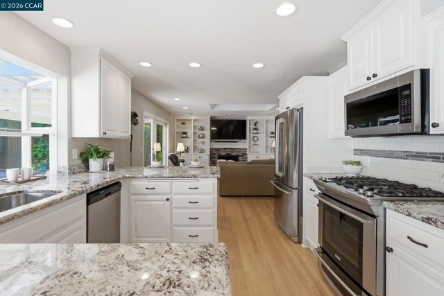 711 Bloching Cir, Clayton, CA 94517