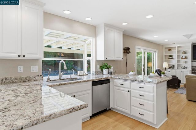 711 Bloching Cir, Clayton, CA 94517