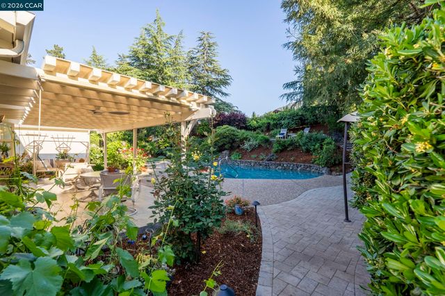 711 Bloching Cir, Clayton, CA 94517