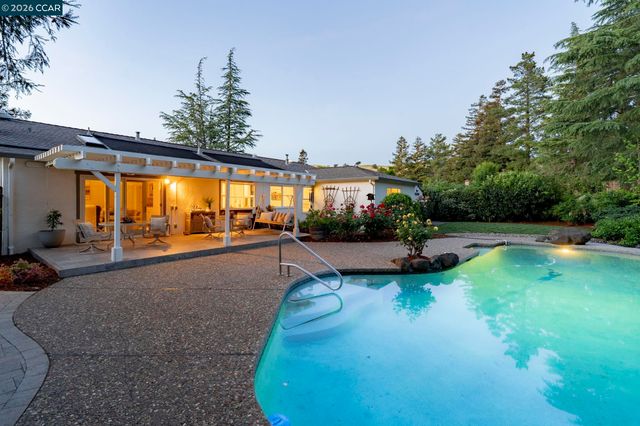 711 Bloching Cir, Clayton, CA 94517