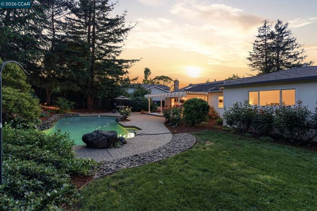 711 Bloching Cir, Clayton, CA 94517