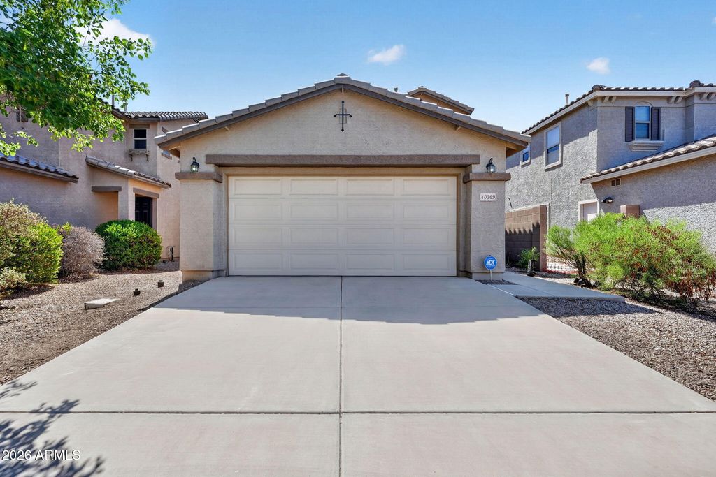 Image 2 of property listing at 40369 W PEGGY Court, Maricopa, AZ 85138