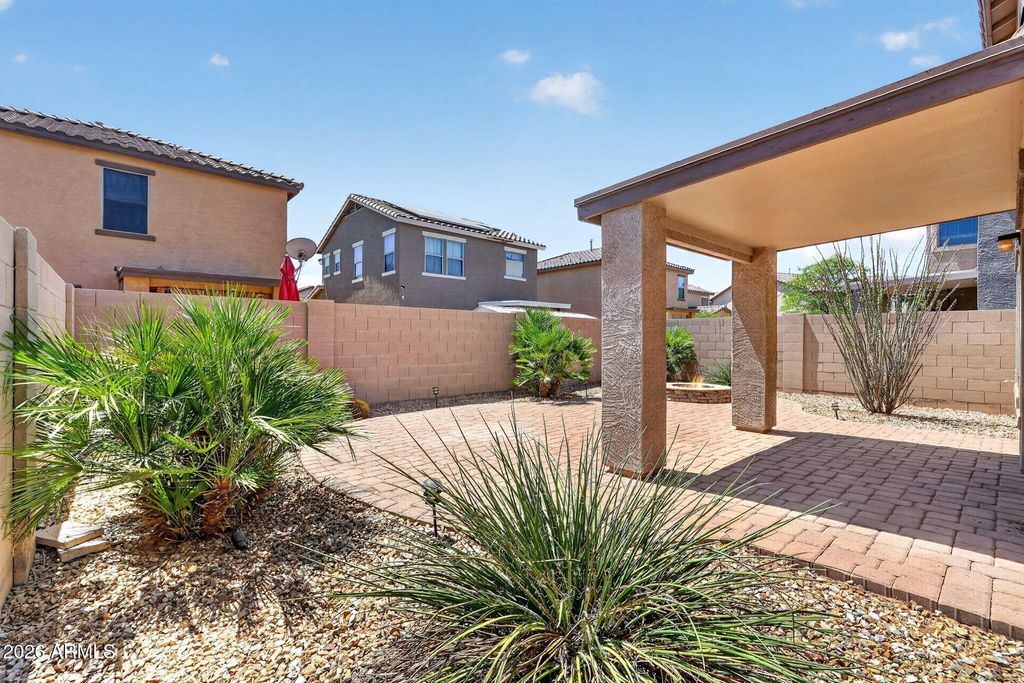 Image 37 of property listing at 40369 W PEGGY Court, Maricopa, AZ 85138