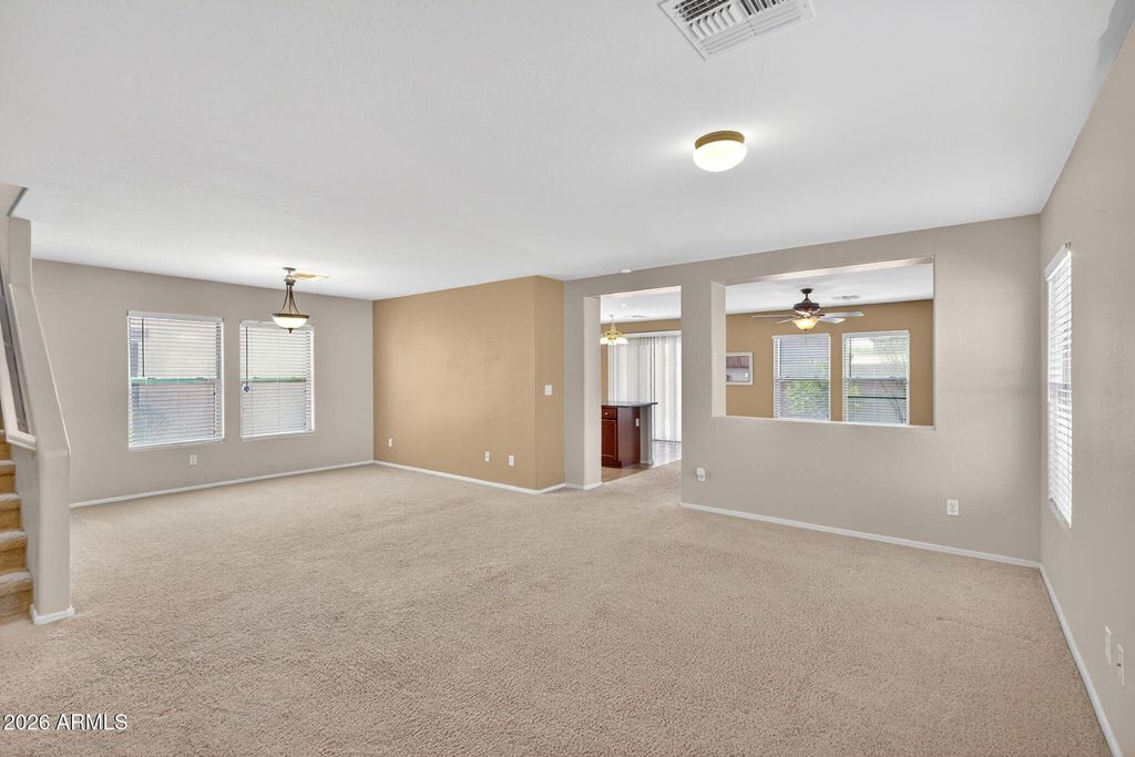 Image 4 of property listing at 40369 W PEGGY Court, Maricopa, AZ 85138