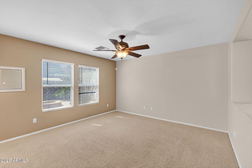 Image 6 of property listing at 40369 W PEGGY Court, Maricopa, AZ 85138