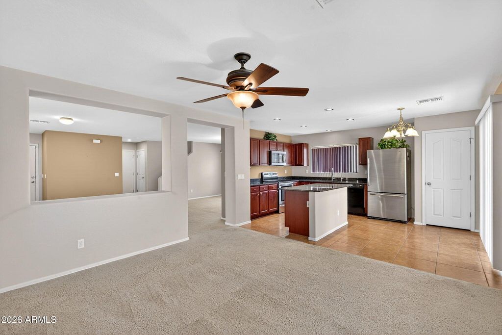 Image 8 of property listing at 40369 W PEGGY Court, Maricopa, AZ 85138