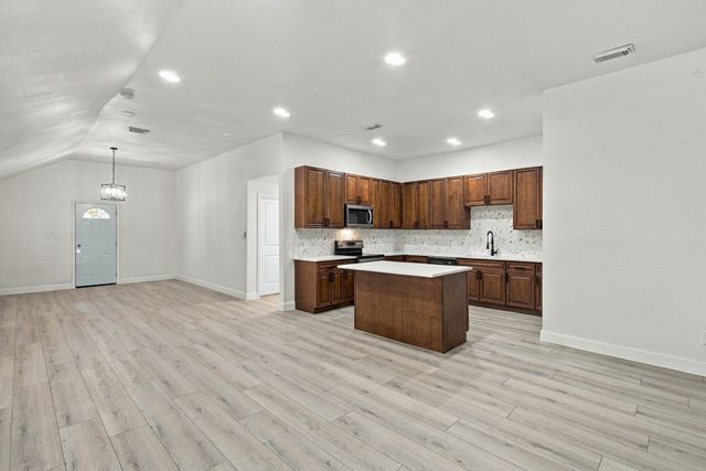 807 Wyatt Street, Waxahachie, TX 75165