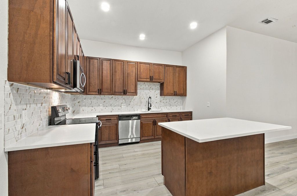 807 Wyatt Street, Waxahachie, TX 75165 — photo 5