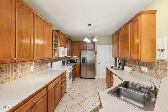 185 Briarwood Place, Wake Forest, NC 27587