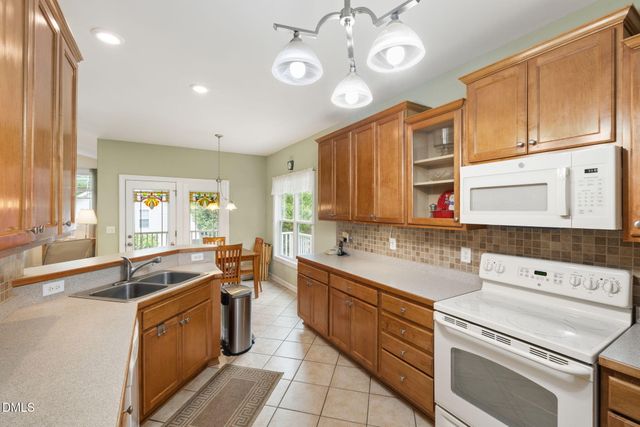 185 Briarwood Place, Wake Forest, NC 27587