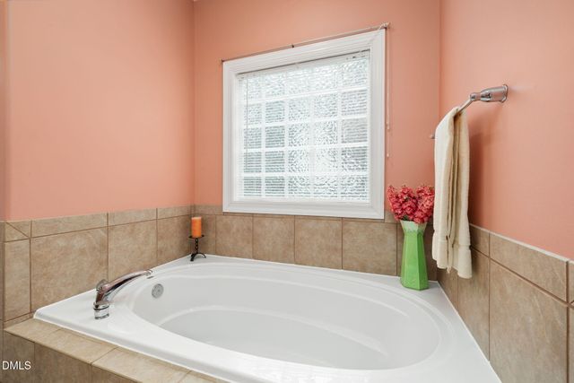 185 Briarwood Place, Wake Forest, NC 27587