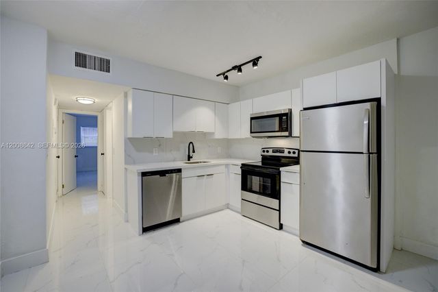 1740 Funston ST 3, Hollywood, FL 33020