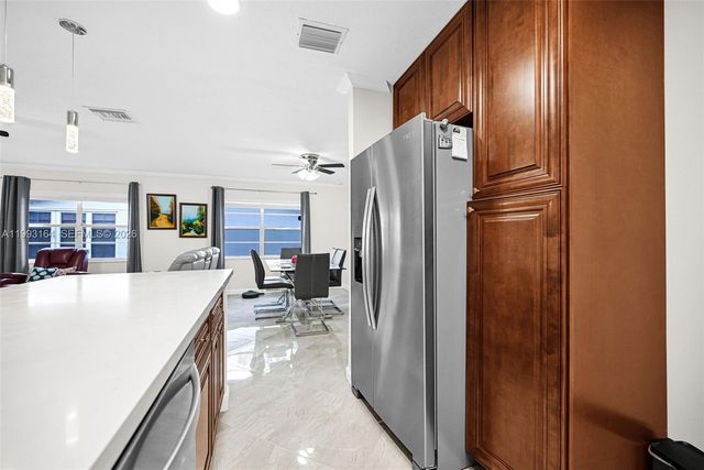 2528 SW Natura Blvd, Deerfield Beach, FL 33441