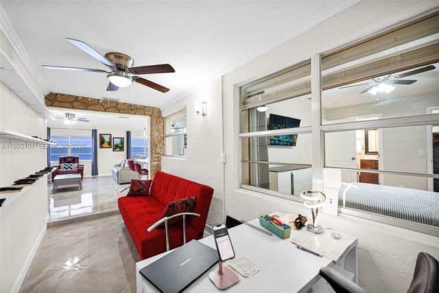 2528 SW Natura Blvd, Deerfield Beach, FL 33441