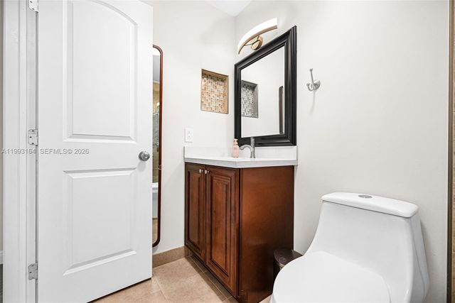 2528 SW Natura Blvd, Deerfield Beach, FL 33441