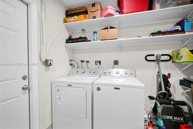 2528 SW Natura Blvd, Deerfield Beach, FL 33441